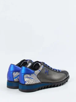 – Sneaker aus geprägtem Leder mit Schlangenmuster*Harris Sale