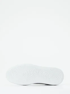 – Sneaker aus geprägtem Leder in*Harris