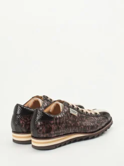 – Sneaker aus geprägtem Leder mit Karo-Details*Harris Discount