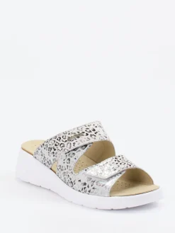 – Komfort-Pantoletten aus geprägtem Leder silber*Hickersberger