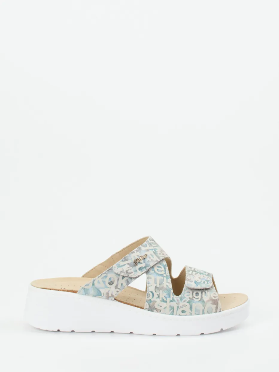 – Pantoletten aus geprägtem Leder hellgrau*Hickersberger Hot