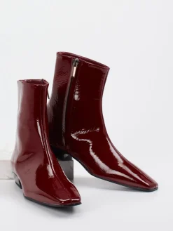 – Ankle Boots aus Lackleder Bordeaux*Konstantin Starke Outlet