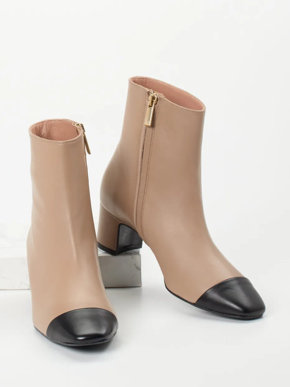 Damen Konstantin Starke – Ankle Boots aus Lammleder braun