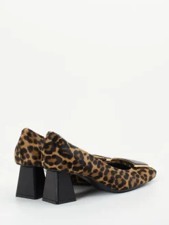 – Blockabsatz-Pumps aus Fell*Konstantin Starke