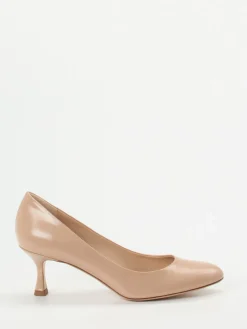 – Pumps aus Hochglanzleder in Nude*Konstantin Starke New