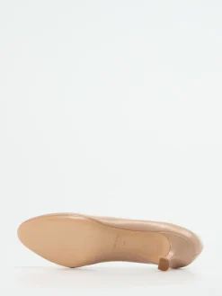 – Pumps aus Hochglanzleder in Nude*Konstantin Starke New