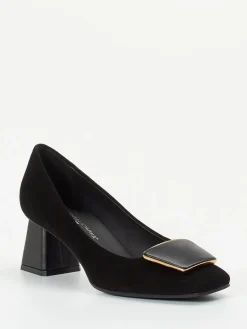 – Pumps aus Veloursleder*Konstantin Starke