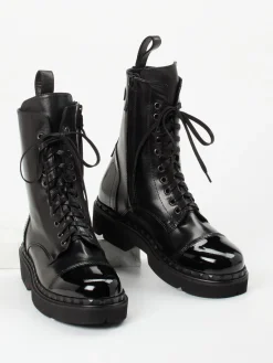 – Schnürboots aus Lammleder*Konstantin Starke Online