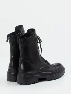 – Schnürstiefelette aus Lammleder*Konstantin Starke New