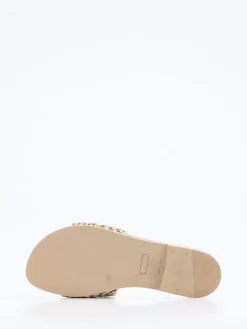 – Slides aus Bast und Kalbleder*Konstantin Starke