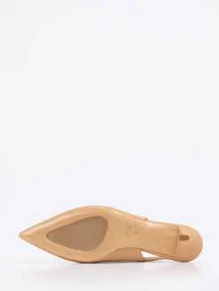 – Slingpumps aus Lackleder*Konstantin Starke