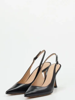 – Slingpumps aus Hochglanzleder*Konstantin Starke New