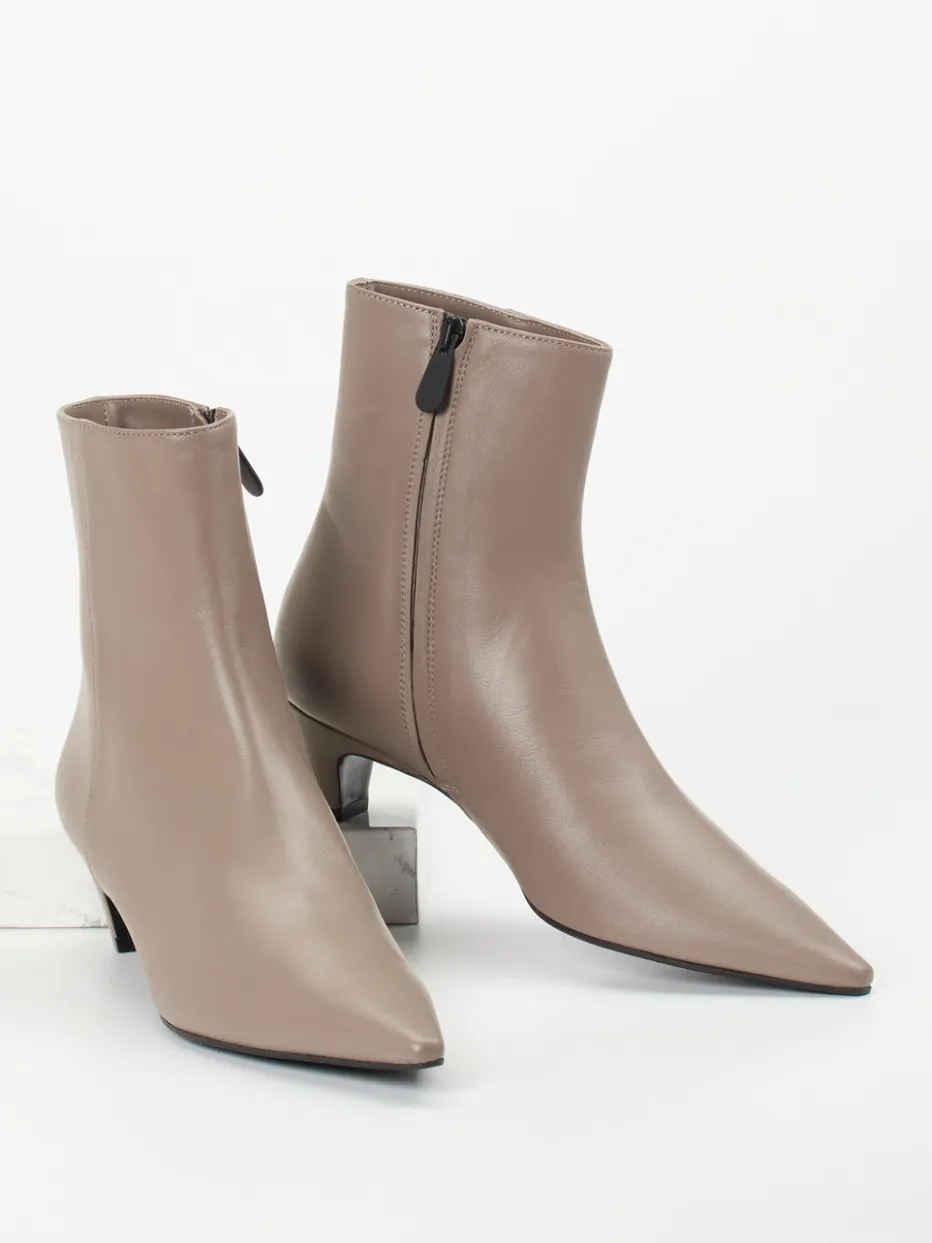 Damen Konstantin Starke – Stiefelette aus Lammleder in Taupe