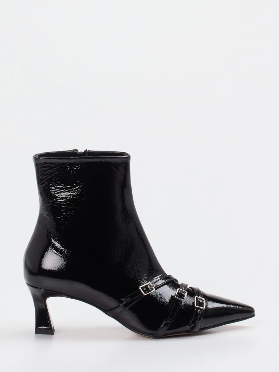 – Stiefelette aus Lackleder*Konstantin Starke Sale