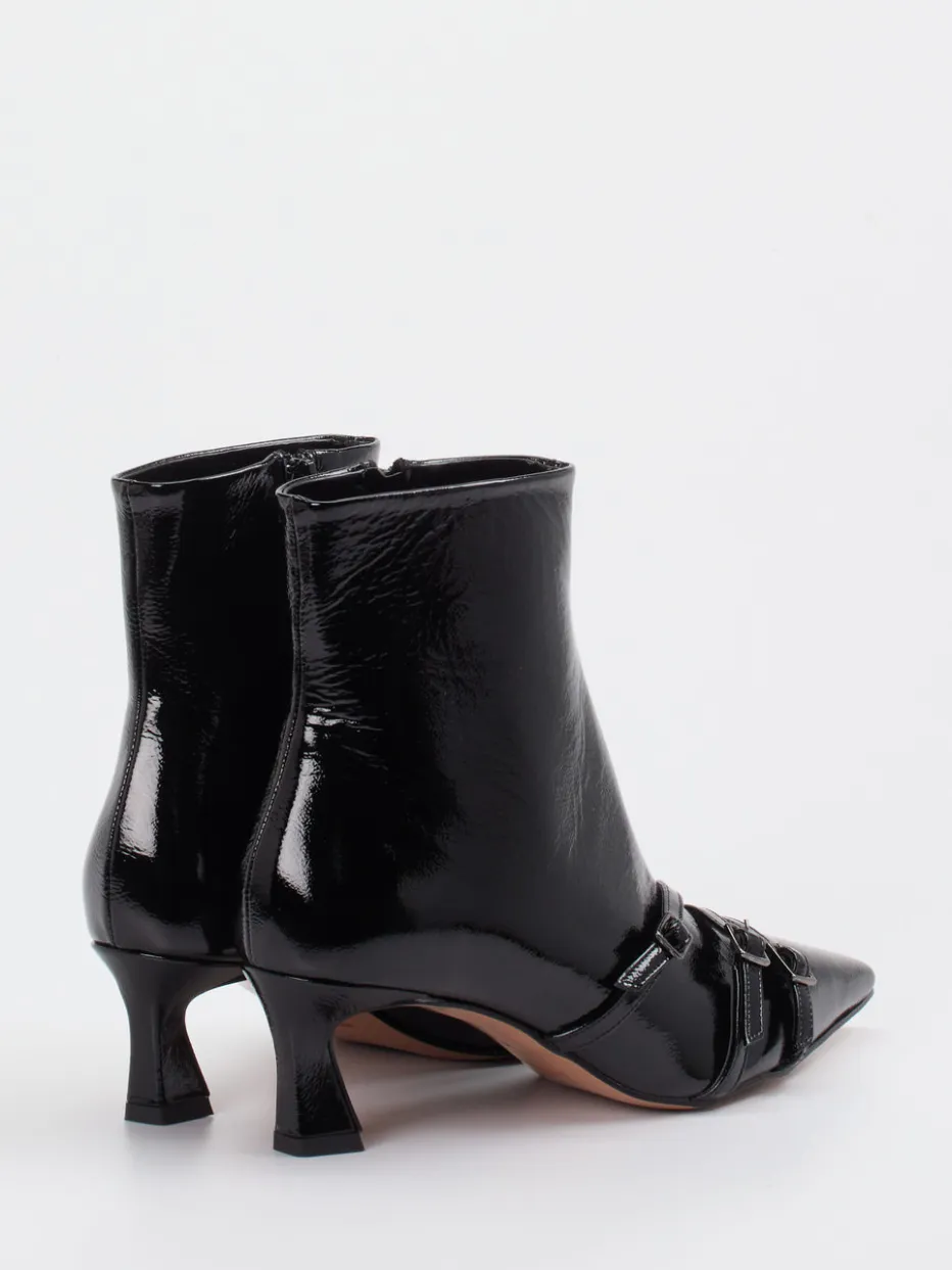 – Stiefelette aus Lackleder*Konstantin Starke Sale