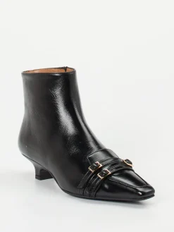 – Stiefelette aus Lackleder*Konstantin Starke