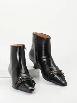 – Stiefelette aus Lackleder*Konstantin Starke