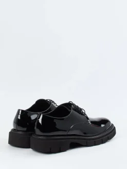 – Derby-Schnürschuh aus Lackleder*Mannori Clearance