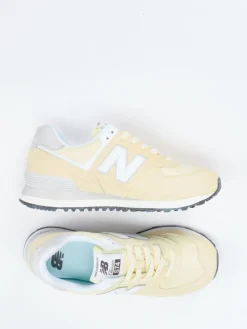 Damen New Balance – Retro-Sneaker aus Veloursleder Pastell
