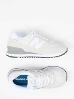 – Retro-Sneaker aus Veloursleder und Mesh*New Balance Discount