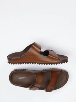 – Slides aus Kalbleder in*Officine Creative