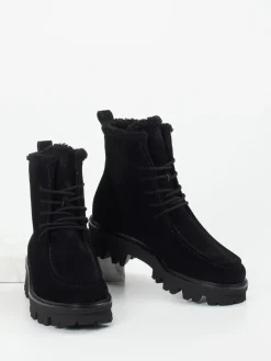 – Schnürboots aus Veloursleder*Paul Green