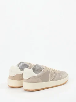 – Sneaker aus Kalbleder und Veloursleder*Philippe Model