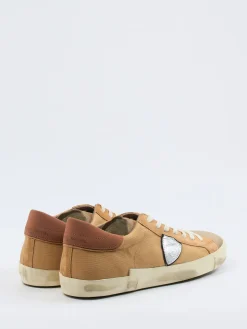 – Sneaker aus Veloursleder Sandbeige*Philippe Model New