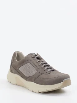 – Sneaker aus Nubukleder in Taupe*Pius Gabor New