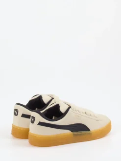 Damen Puma – Sneaker aus Veloursleder in Cremeweiß