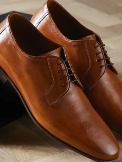 – Derby-Schnürschuh aus Glattleder Cognac*Quarvif Online