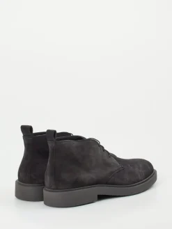 – Desert Boots aus Veloursleder*Ralph Harrison