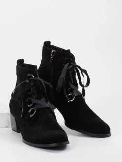 – Stiefelette aus Veloursleder*Ralph Harrison Hot