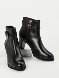 – Stiefelette aus Kalbleder*Ralph Harrison Outlet