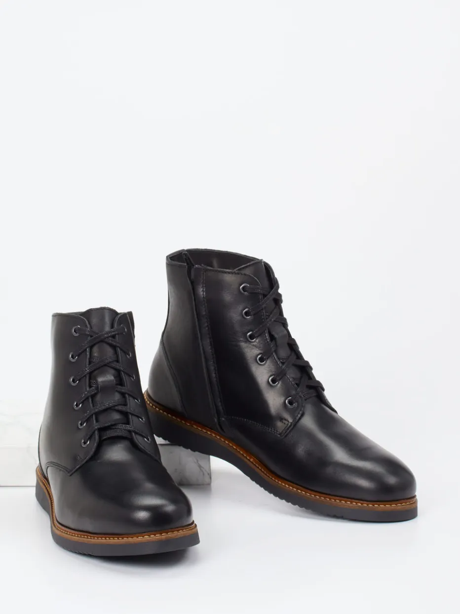 – Schnürboots aus Fettleder*Ralph Harrison Country Outlet