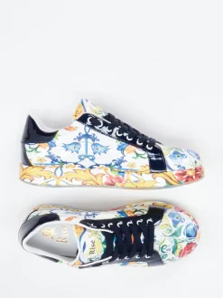 – Sneaker aus geprägtem Leder mit Barockprint*Rise Sale