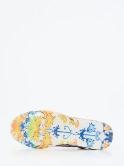 – Sneaker aus geprägtem Leder mit Barockprint*Rise Sale