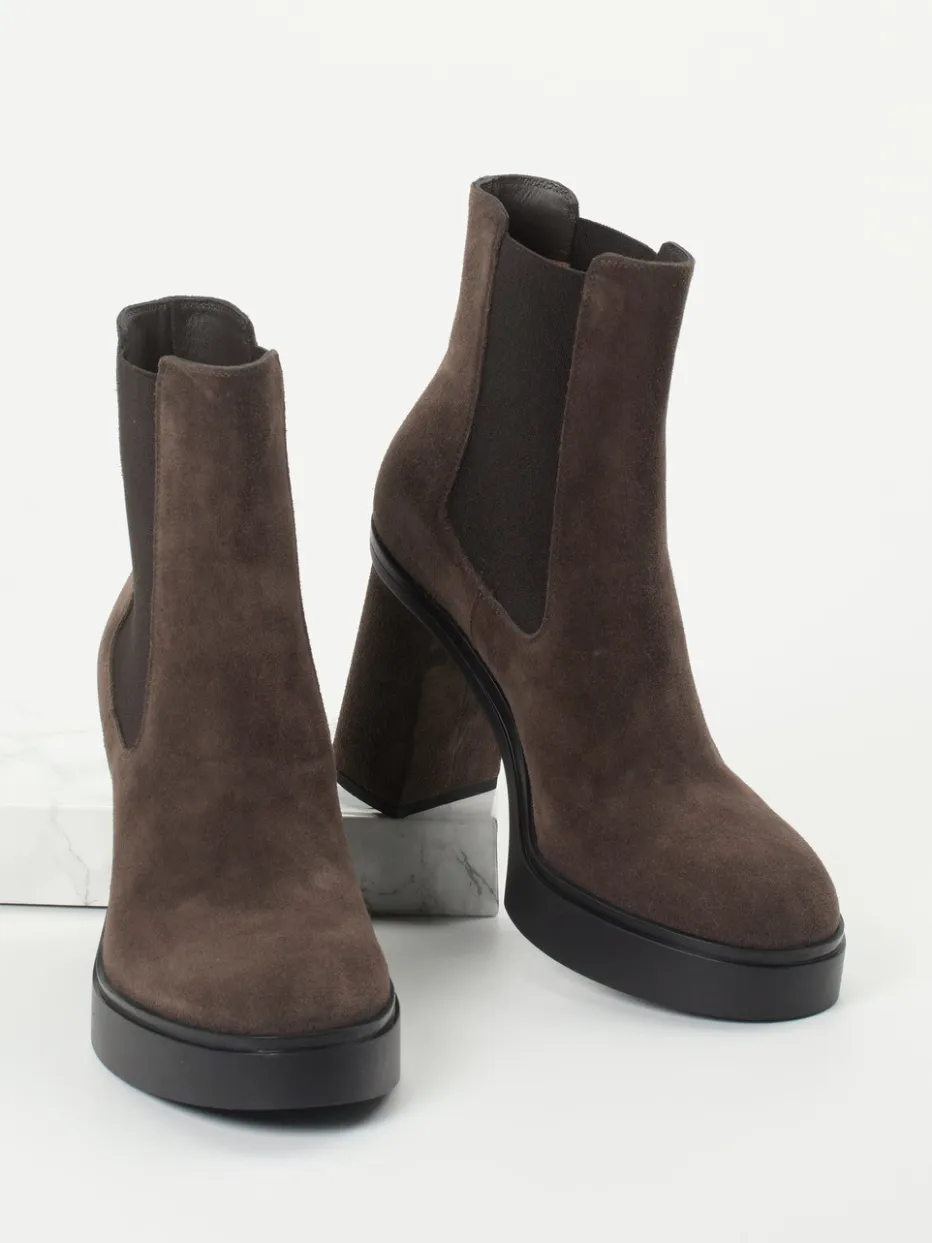 – Chelsea Boots aus Veloursleder*Santoni