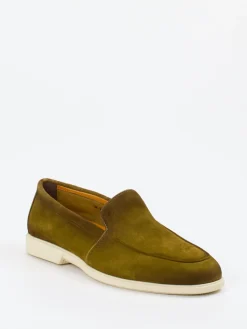 – Loafer aus Veloursleder in Oliv*Santoni New