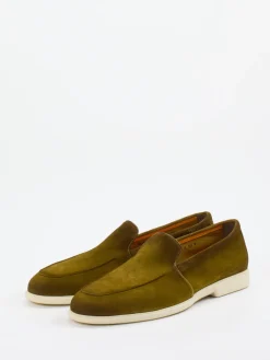 – Loafer aus Veloursleder in Oliv*Santoni New
