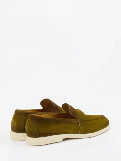 – Loafer aus Veloursleder in Oliv*Santoni New