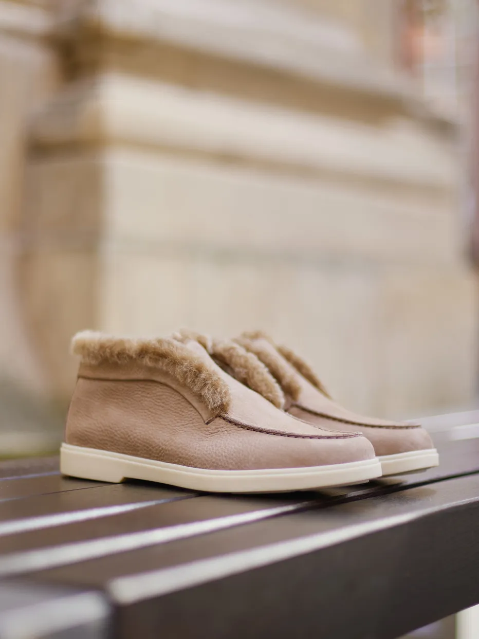 – Stiefelette aus Kalbleder mit Lammfellfutter*Santoni New