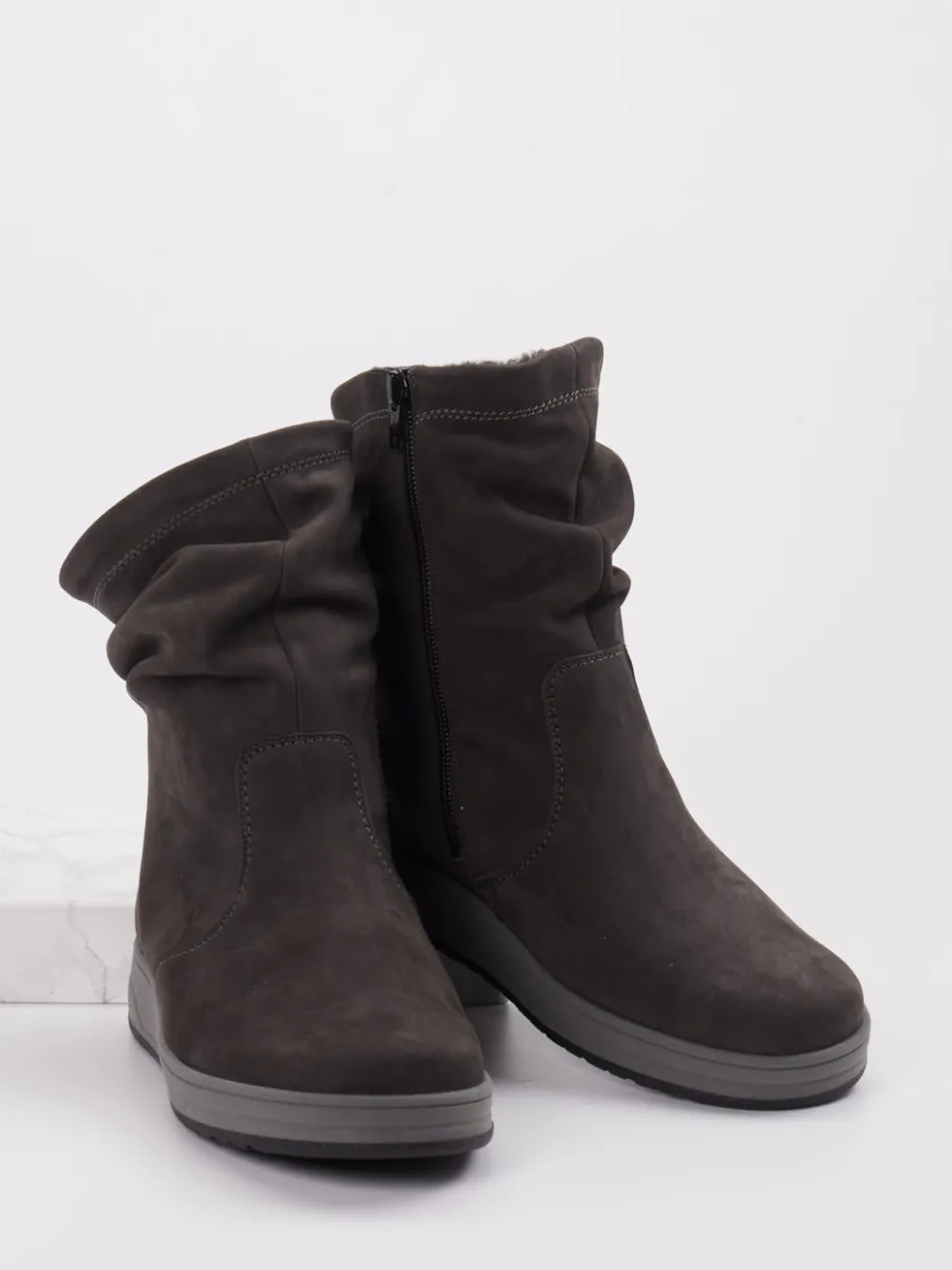 – Stiefeletten aus Nubukleder in*Semler Hot