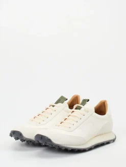 – Sneaker aus Känguruleder in Offwhite*Shoto Hot