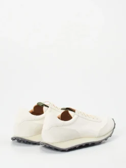 – Sneaker aus Känguruleder in Offwhite*Shoto Hot