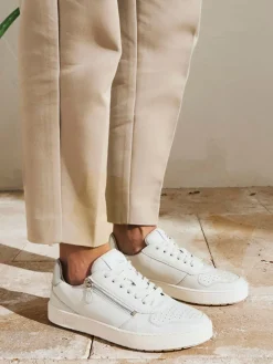 – Low-Top Sneaker aus Kalbleder Offwhite*Sioux