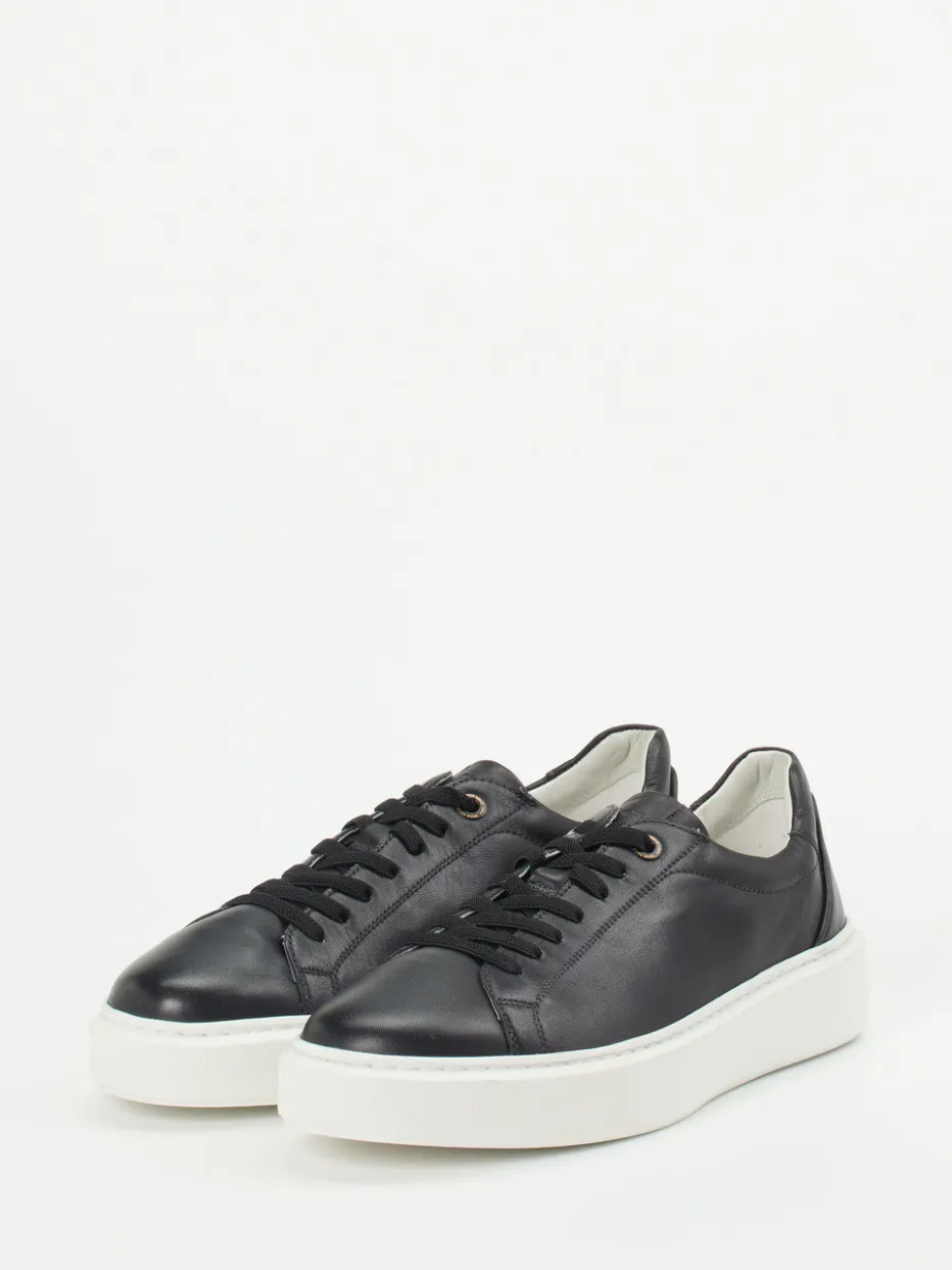 – Sneaker aus Kalbleder in Tief*Sioux Sale