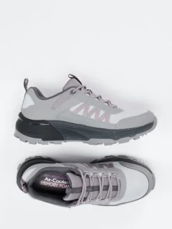 Damen Skechers – Outdoor-Sneaker aus Textil in Hell