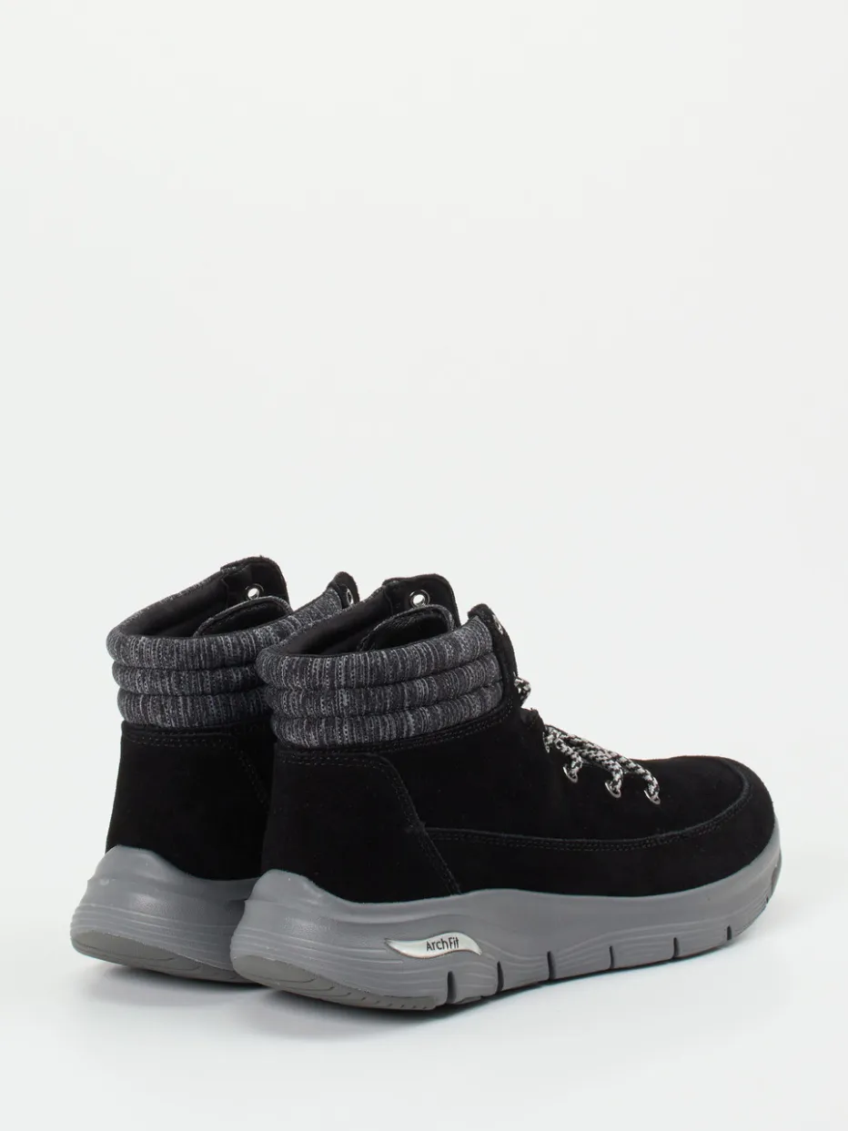 – Schnürboots aus Veloursleder*Skechers Sale