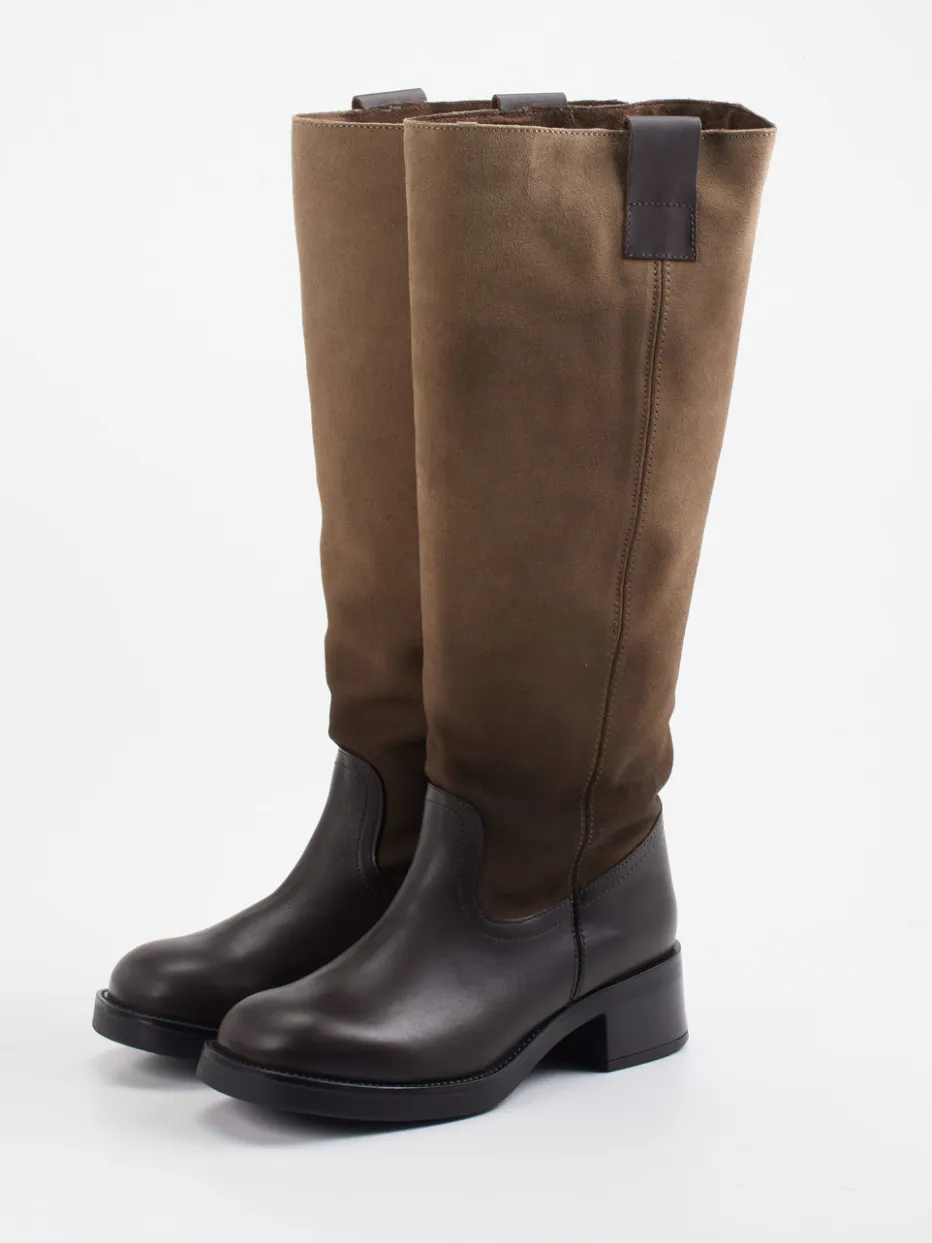 – Stiefel aus Velourleder und Glattleder*Steve Madden